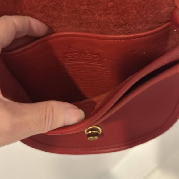 Vintage Crossbody Coach in red - Picture 3 of 6